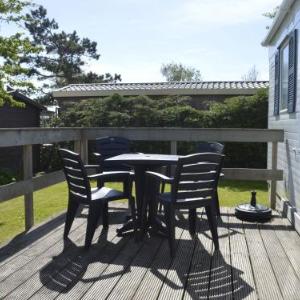 Comfortable carefully furnished chalet near the Wadden Sea