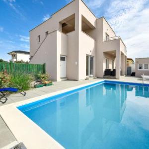 Holiday Home Luxhome