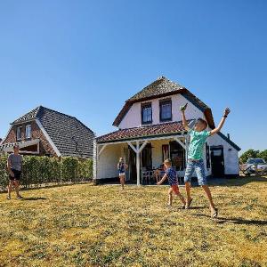 Tidy child-friendly villa with a sauna in Limburg