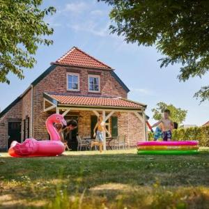 Cozy child-friendly villa with a sauna in Limburg