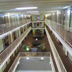 Hotels near Mayo Civic Center - 5th Avenue Inn & Suites