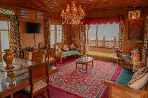 Golden Flower Heritage Houseboat, Srinagar