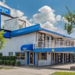 Hotels near Northside College Prep High School - Rodeway Inn Chicago