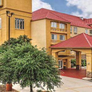 La Quinta Inn & Suites by Wyndham San Antonio North Stone Oak