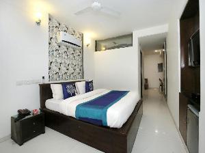 OYO 1496 Hotel Sky 5, Chandigarh