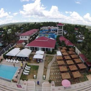 CML Beach Resort & Waterpark photo