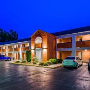 SureStay by Best Western Kansas City Country Inn North