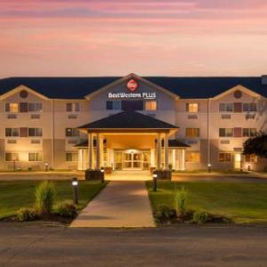 Hotels near SpookyWorld Litchfield - Best Western PLUS Executive Court Inn & Conference Center