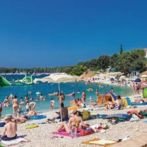 Two-Bedroom Apartment in Pula