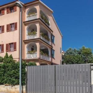 Three-Bedroom Apartment in Pula