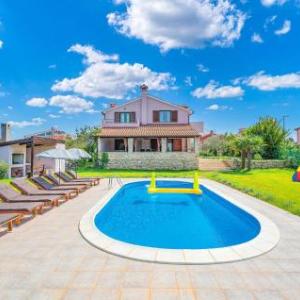 Four-Bedroom Holiday Home in Bale