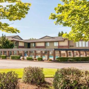Hotels near Hillsboro Airport - Comfort Inn Conference Center Hillsboro