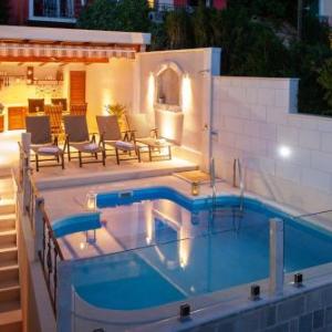 Idyllic villa Marieta with private pool unforgettable view and free parking
