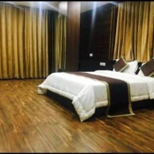 Arya Sheraton