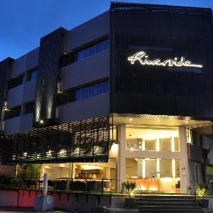 Riverside Boutique Hotel