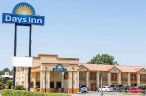Days Inn by Wyndham Orange, Orange