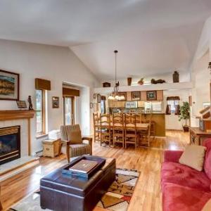 Park Forest Deer Trail Townhome: Hot Tub On Shuttle Route