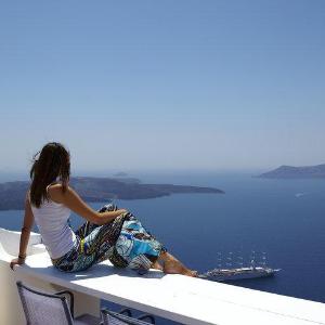 Sun Rocks Boutique Hotel - Caldera View Suites & Sunset Dining Experience