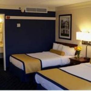Hotels near Davenport Field - Cavalier Inn At The University Of Virginia