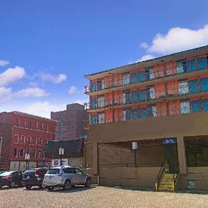 Hotels near Wheeling Island Casino - Knights Inn Wheeling