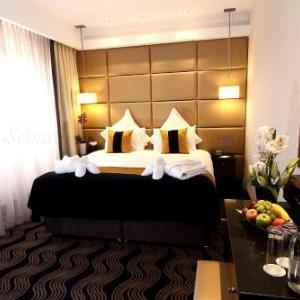 Hotels near 100 Wardour Street London - The Piccadilly London West End