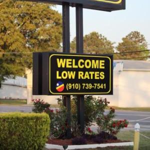 Hotels near Carolina Civic Center Historic Theater - Economy Inn