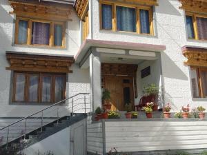 Layul Palace, Leh