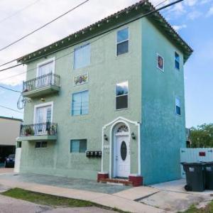 Hotels near Tad Gormley Stadium - Lovely 3BR next to City Park