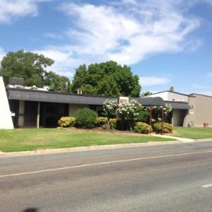 Hotels near J.C. Lowe Oval - Cobram Colonial Motor Inn