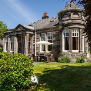 Affordable Elgin Hotels Deals At The 1 Hotel In Affordable Hotels In Elgin The Lodge Guest House