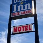 Deluxe Inn motel