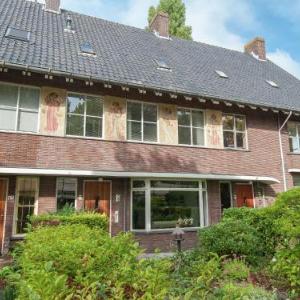 Comfortable Holiday Home in Overveen with Terrace