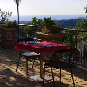 Studio in Badolato with wonderful sea view shared pool furnished terrace