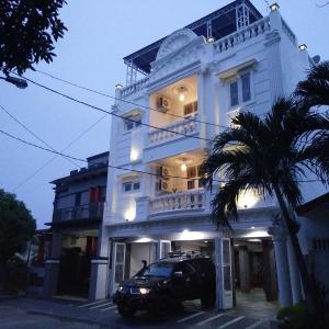 Lewi House