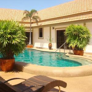 Siam Court Hotel and Resort