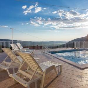 Holiday Home Urlović