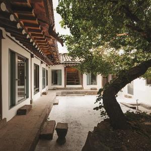Side Hanok Guesthouse