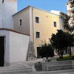Apartments by the sea Senj - 5570