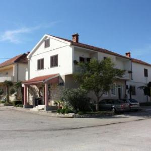 Apartments by the sea Nin Zadar - 5837