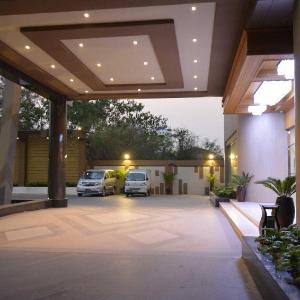 Eastern Palace Hotel