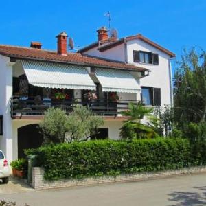Apartments with parking space Porec - 2285