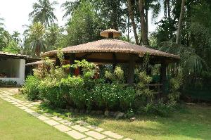 Raj Resort, Manor