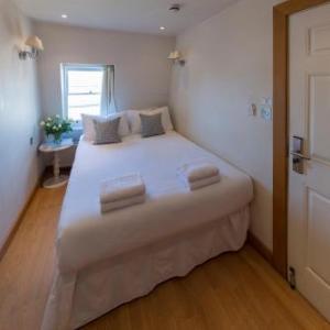 Hotels near Under The Bridge London - The Paramount Hotel
