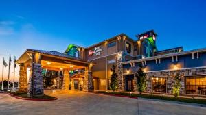 Best Western Plus Emerald Inn & Suites, Garden City