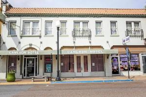 OYO Cameron Historic Hotel Brownsville I-69E, Brownsville