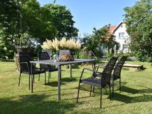 Comfy Apartment in Kröpelin near Seabeach, Kropelin