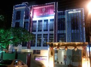 The Golden Apple Hotel, Lucknow