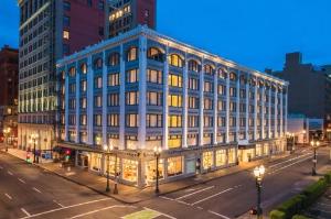 The Hi-Lo, Autograph Collection, Portland