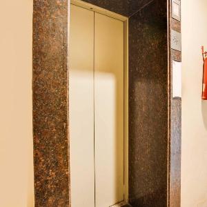 Townhouse Oak New Aatish Market Metro Station