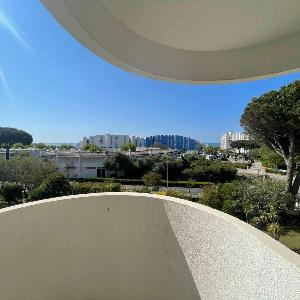 Appartement 2 pièces confortable avec balcon et parking - FR-1-328-277